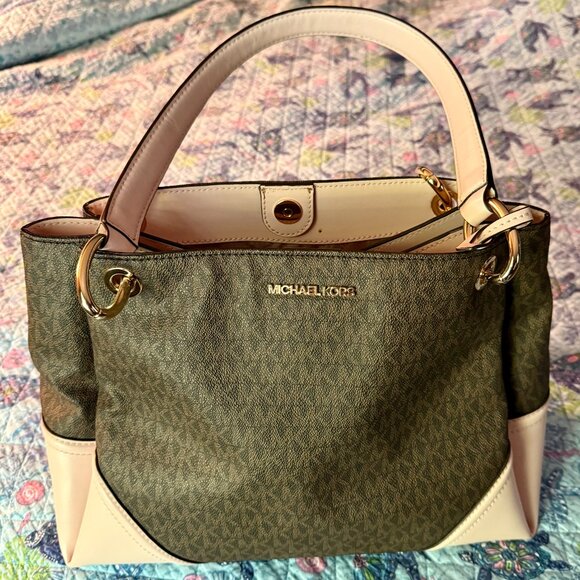 Michael Kors Blush color shoulder bag - Picture 3 of 9